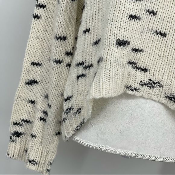 De Rigueur White & Black Speckled Hi-Lo Sweater - Picture 4 of 10